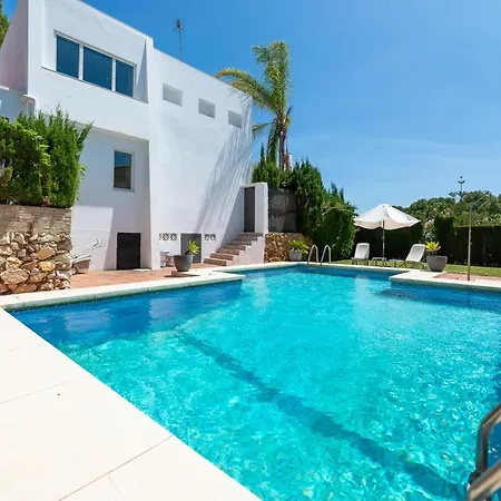 Вилла Vacation I Fuentes, Prime Location, Perfect For Families And Big Groups, Shared Pool *
