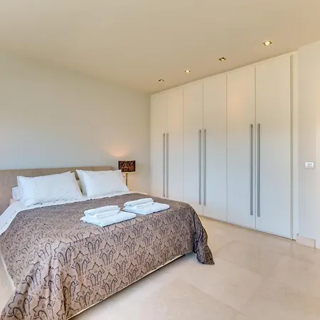 Vacation I Fuentes, Prime Location, Perfect For Families And Big Groups, Shared Pool * Марбелья