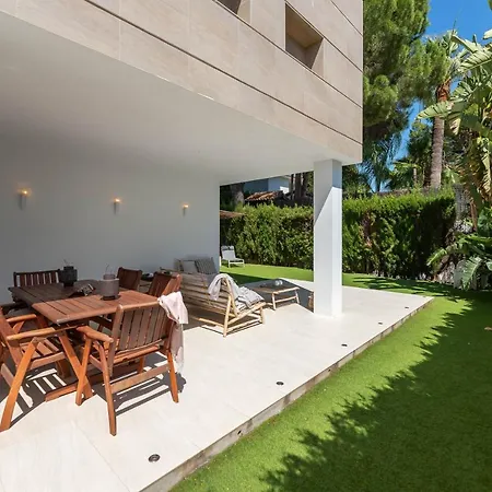 Вилла Vacation I Fuentes, Prime Location, Perfect For Families And Big Groups, Shared Pool Марбелья