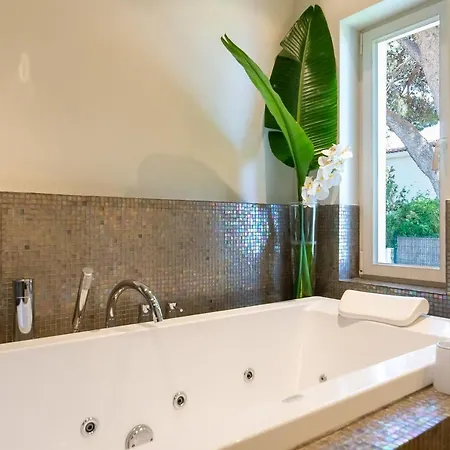 Вилла Vacation I Fuentes, Prime Location, Perfect For Families And Big Groups, Shared Pool *